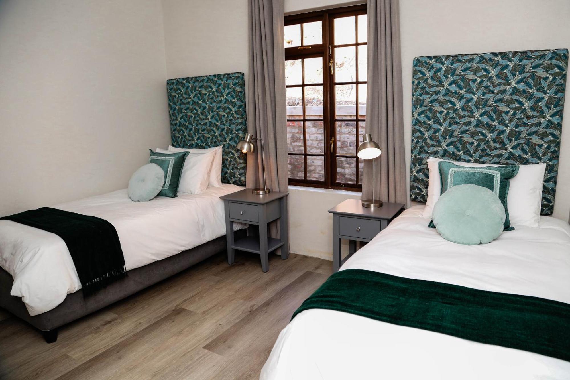 Montmartre Chalets & Venue Franschhoek Exteriör bild